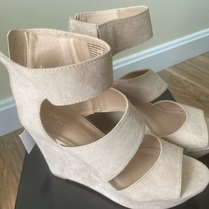 NWT Christian Siriano Shoes